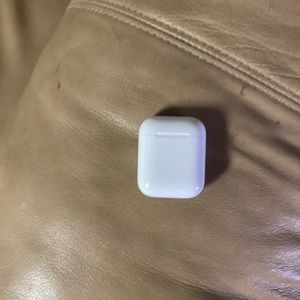 I have one right AirPod. For the people lol. Charging Case included